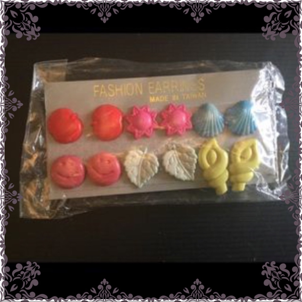 🆕AUCTION PRICE 👩🏻‍⚖️Girl's Cute Shell Earrings